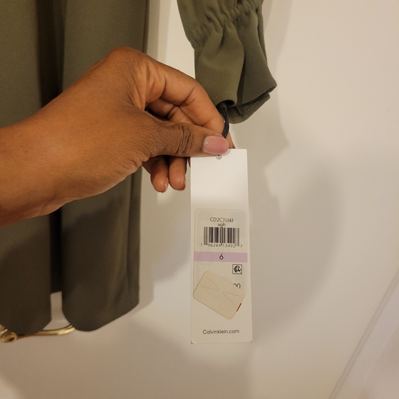 Calvin Klien Olive Dress Size 6 - Picture 3 of 3